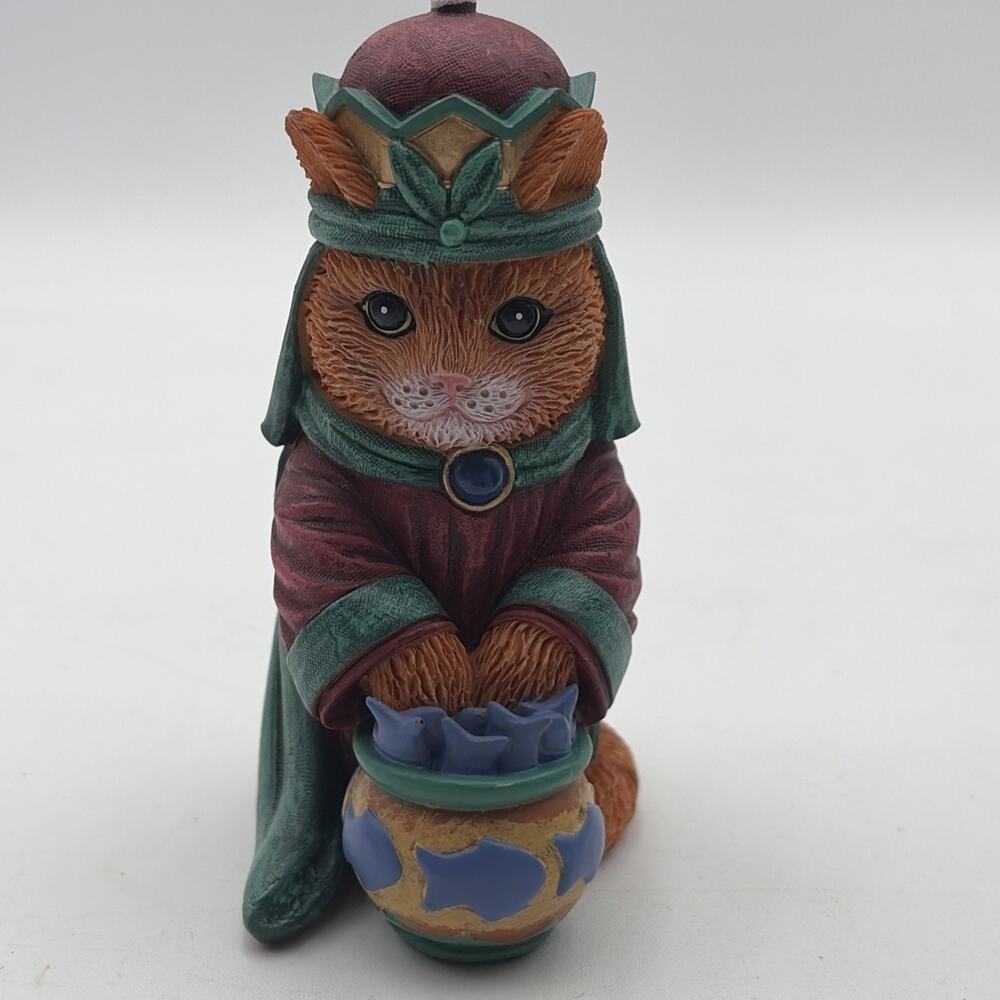 Hawthorne Village Purr-fect Christmas Pageant Cat Figurine KING KITTYTREATS